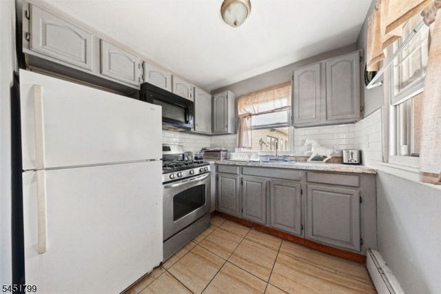 816 W Grand St 3A, Elizabeth City, NJ 07202