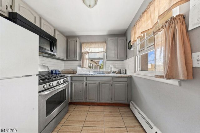 816 W Grand St 3A, Elizabeth City, NJ 07202