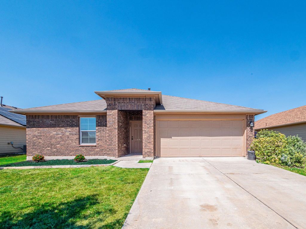 229 Camellia DR, Hutto, TX 78634