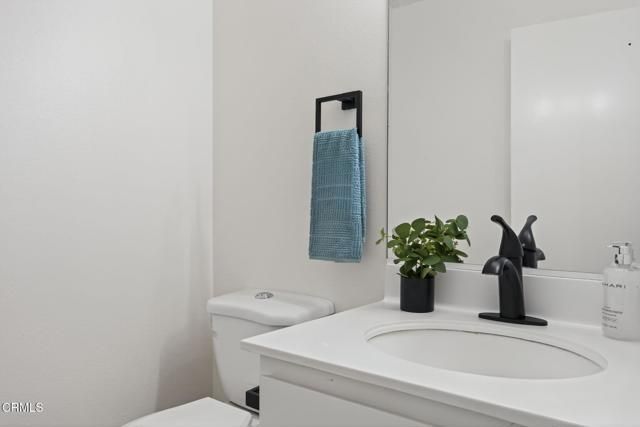 1466 San Simeon Court 2, Ventura, CA 93003