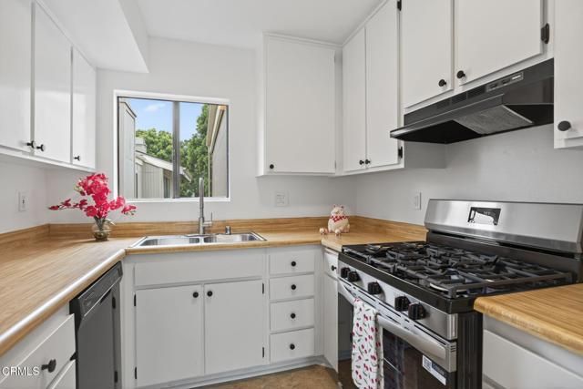 1466 San Simeon Court 2, Ventura, CA 93003