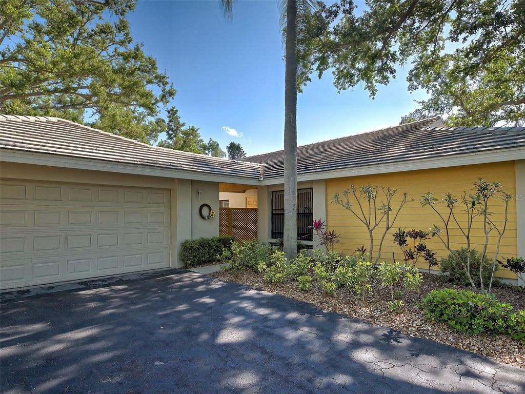 220 SOUTHAMPTON DRIVE 325, Venice, FL 34293