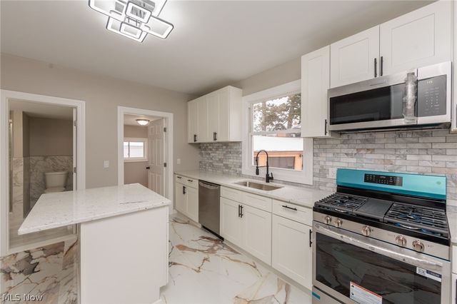 6227 Ridge Road, Parma, OH 44129