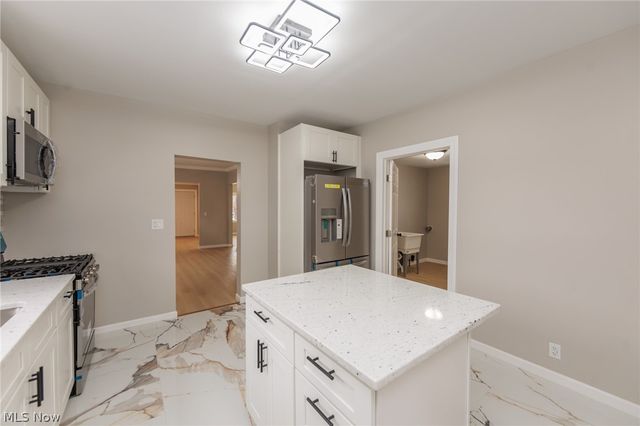 6227 Ridge Road, Parma, OH 44129