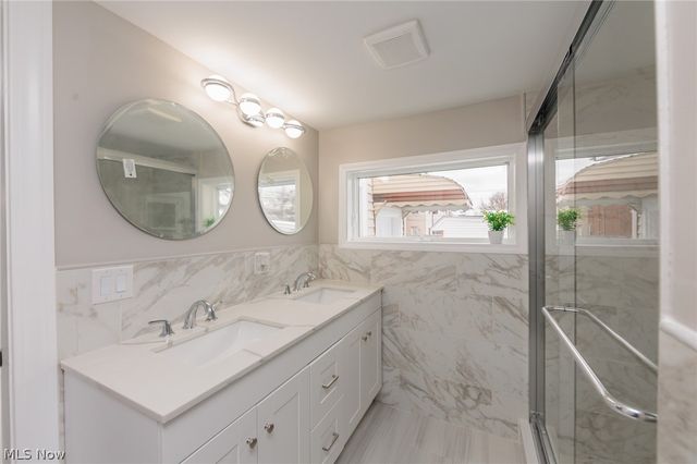 6227 Ridge Road, Parma, OH 44129