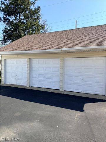 6227 Ridge Road, Parma, OH 44129