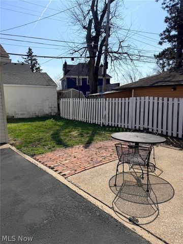 6227 Ridge Road, Parma, OH 44129