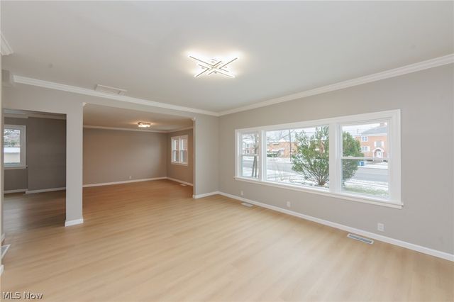 6227 Ridge Road, Parma, OH 44129