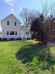 6227 Ridge Road, Parma, OH 44129