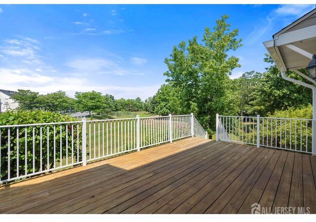 50 Wlodarczyk Place, Sayreville, NJ 08859