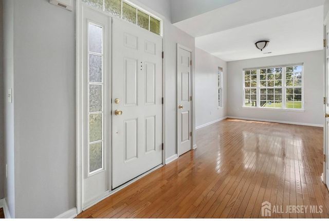 50 Wlodarczyk Place, Sayreville, NJ 08859