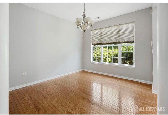 50 Wlodarczyk Place, Sayreville, NJ 08859
