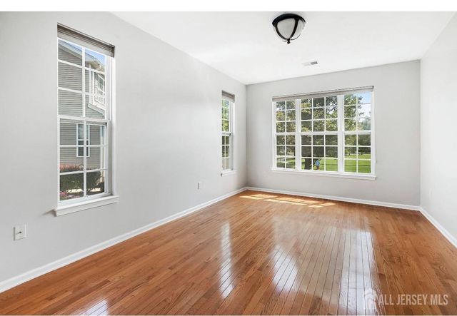 50 Wlodarczyk Place, Sayreville, NJ 08859