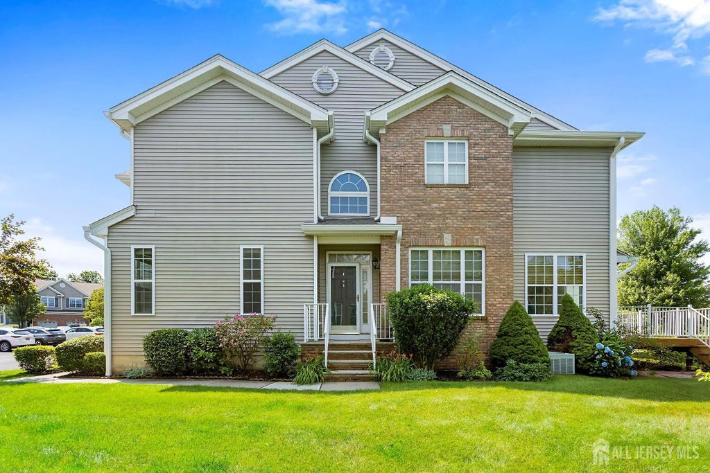 50 Wlodarczyk Place, Sayreville, NJ 08859