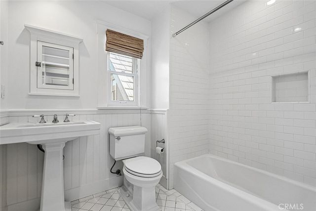 413 Emerald Street, Redondo Beach, CA 90277
