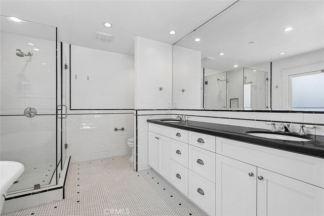 413 Emerald Street, Redondo Beach, CA 90277