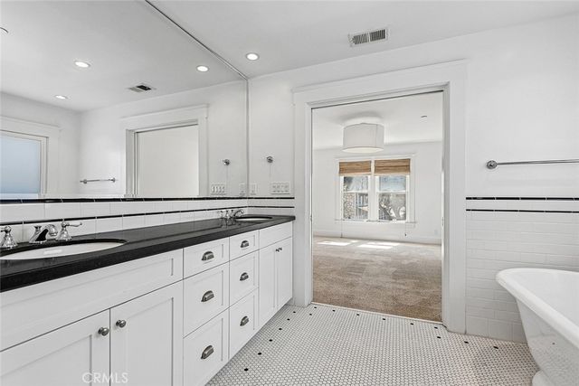 413 Emerald Street, Redondo Beach, CA 90277