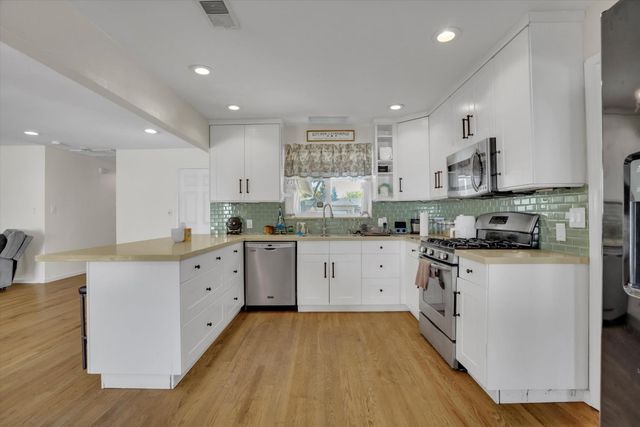 2447 Calhoun Way, Stockton, CA 95207