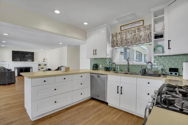 2447 Calhoun Way, Stockton, CA 95207