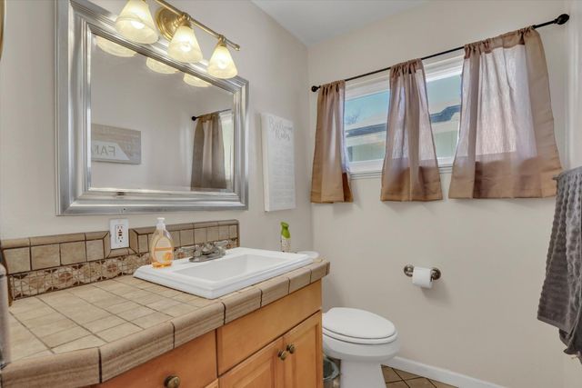 2447 Calhoun Way, Stockton, CA 95207