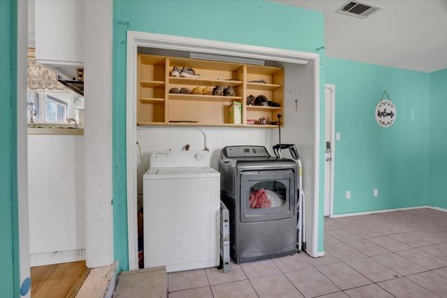2447 Calhoun Way, Stockton, CA 95207