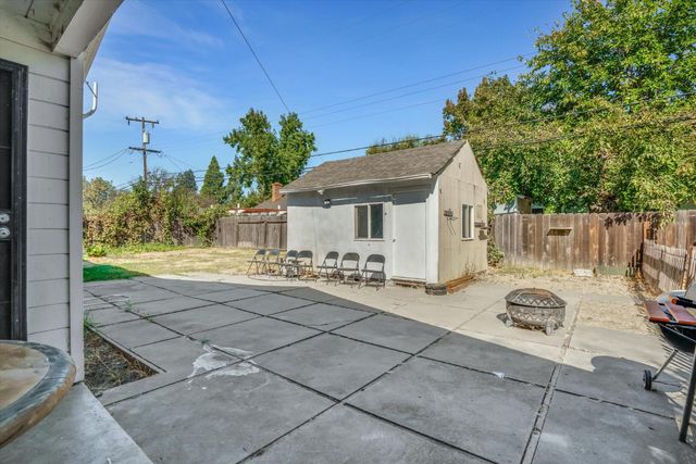 2447 Calhoun Way, Stockton, CA 95207