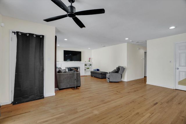 2447 Calhoun Way, Stockton, CA 95207
