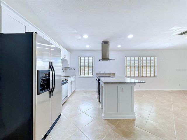 3212 38TH WAY S E, St Petersburg, FL 33711