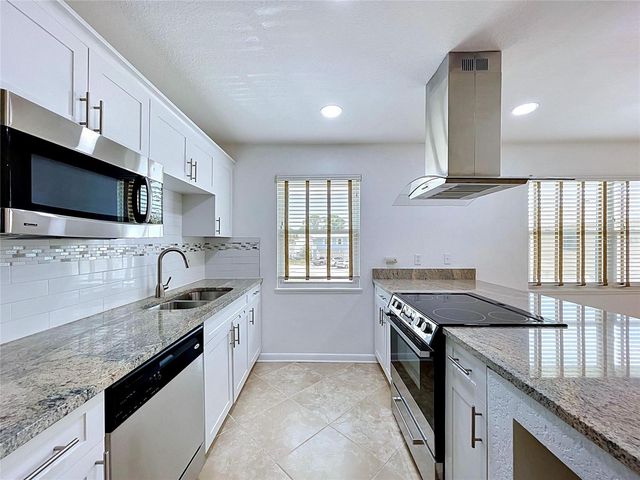 3212 38TH WAY S E, St Petersburg, FL 33711