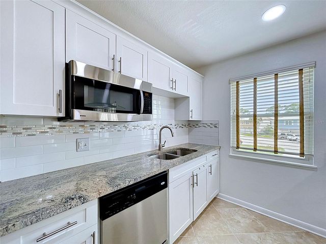 3212 38TH WAY S E, St Petersburg, FL 33711