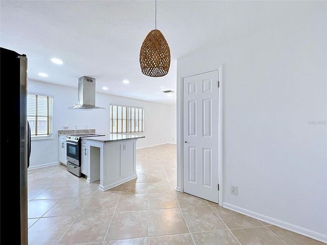 3212 38TH WAY S E, St Petersburg, FL 33711