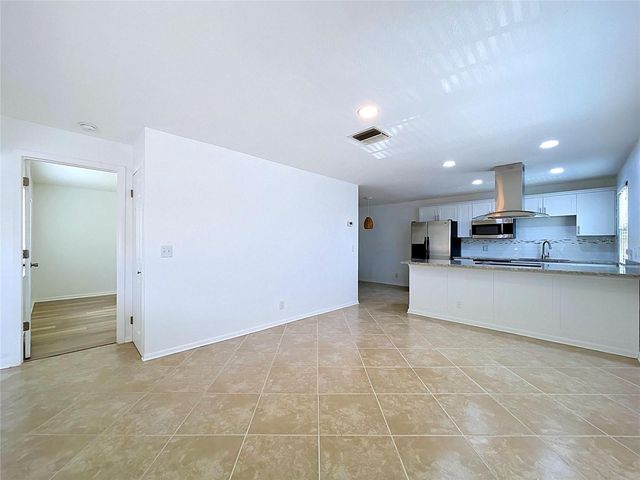 3212 38TH WAY S E, St Petersburg, FL 33711