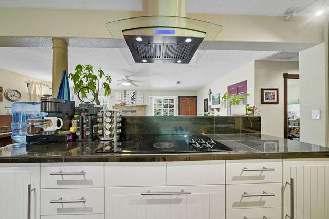 25031 Kauffman Avenue, Red Bluff, CA 96080