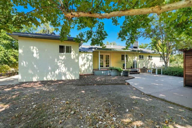 25031 Kauffman Avenue, Red Bluff, CA 96080