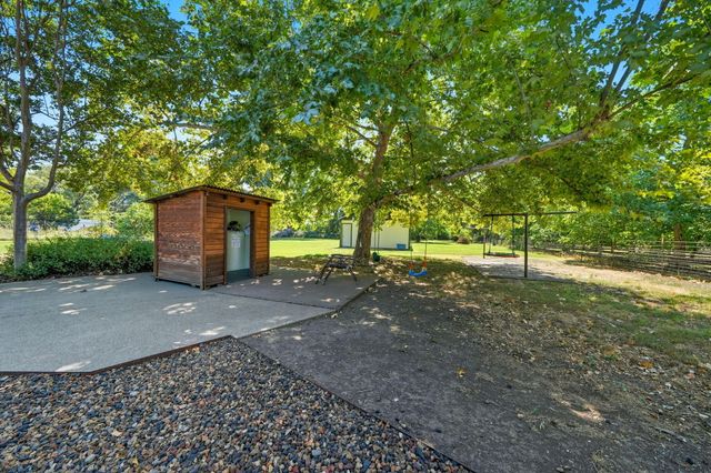 25031 Kauffman Avenue, Red Bluff, CA 96080