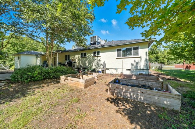 25031 Kauffman Avenue, Red Bluff, CA 96080