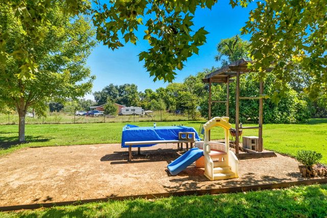 25031 Kauffman Avenue, Red Bluff, CA 96080