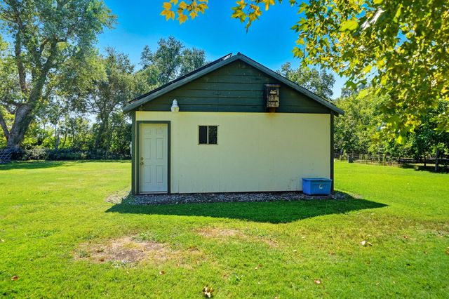 25031 Kauffman Avenue, Red Bluff, CA 96080