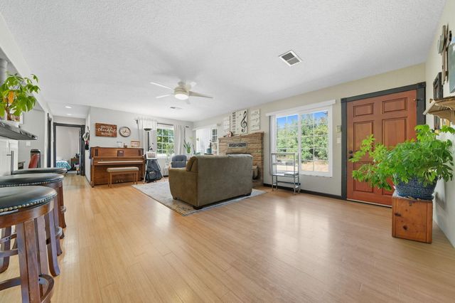 25031 Kauffman Avenue, Red Bluff, CA 96080