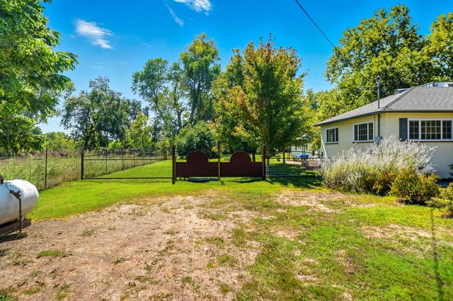 25031 Kauffman Avenue, Red Bluff, CA 96080