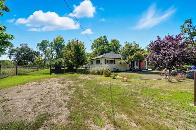 25031 Kauffman Avenue, Red Bluff, CA 96080