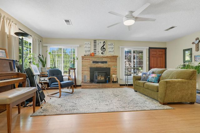 25031 Kauffman Avenue, Red Bluff, CA 96080