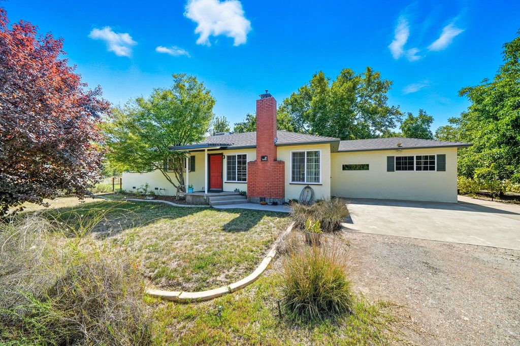 25031 Kauffman Avenue, Red Bluff, CA 96080