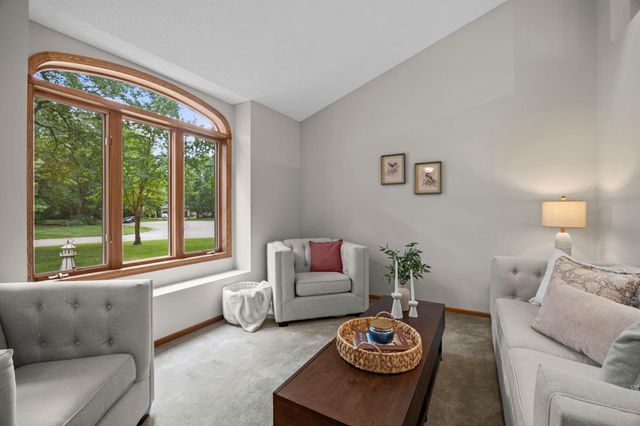 2733 158th Avenue NE, Ham Lake, MN 55304