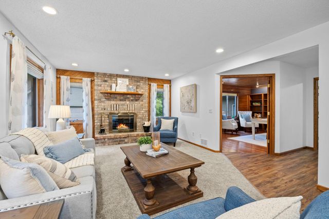 2733 158th Avenue NE, Ham Lake, MN 55304