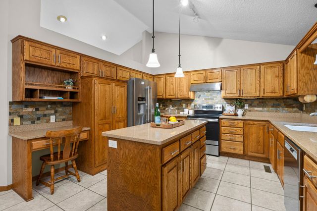 2733 158th Avenue NE, Ham Lake, MN 55304