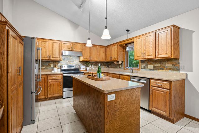 2733 158th Avenue NE, Ham Lake, MN 55304