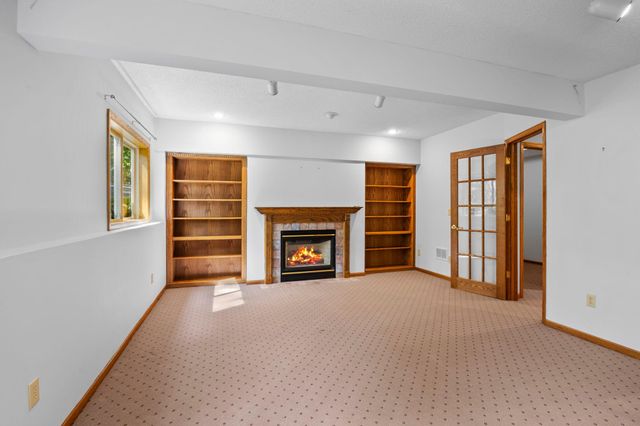 2733 158th Avenue NE, Ham Lake, MN 55304