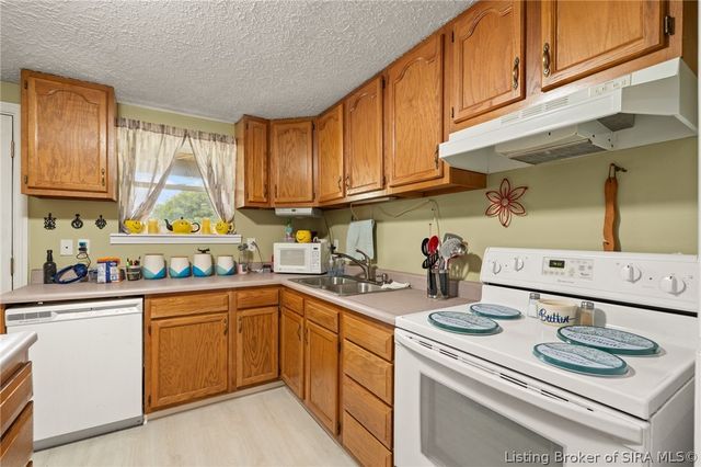 2750 Kings Drive NE, Palmyra, IN 47164