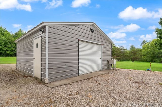 2750 Kings Drive NE, Palmyra, IN 47164
